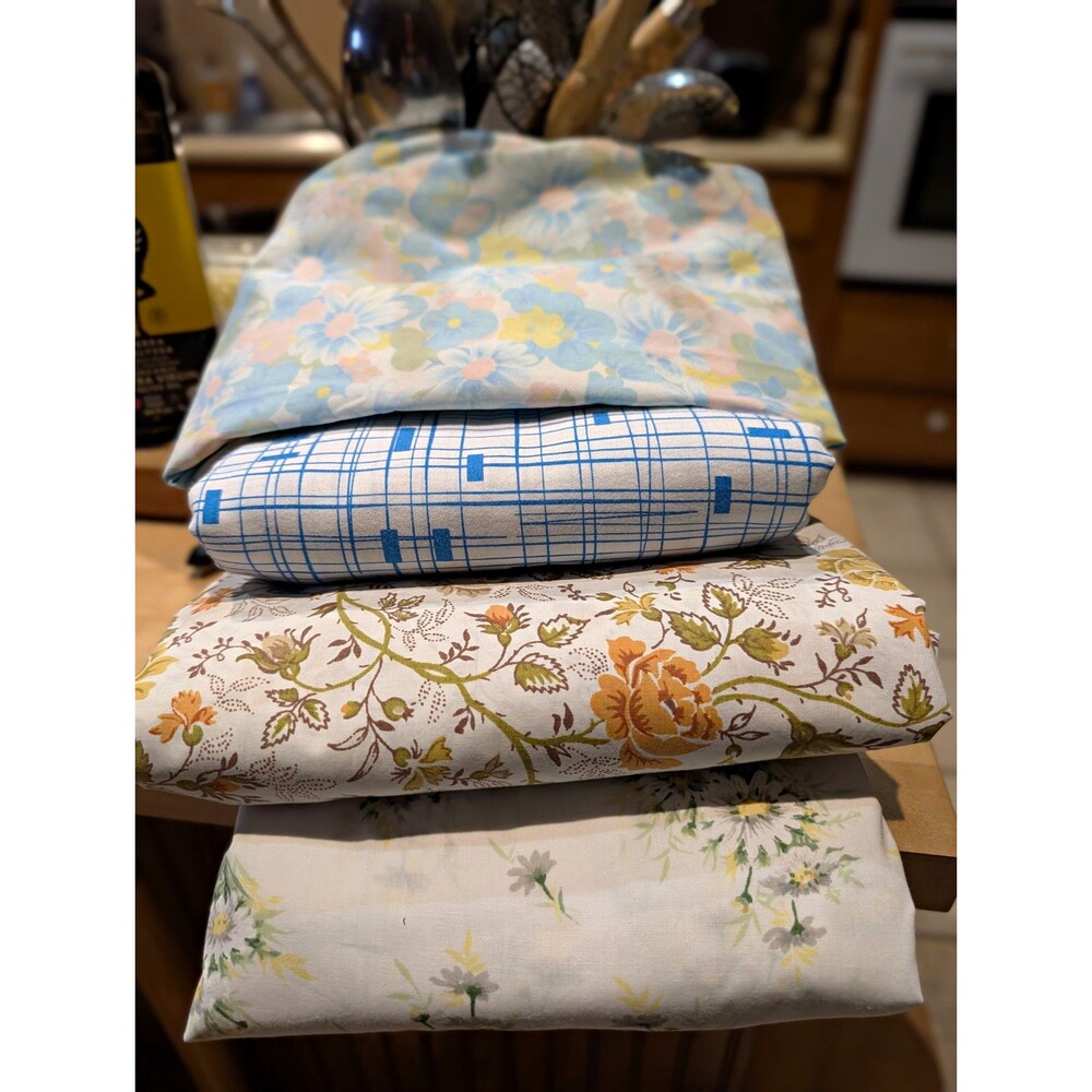 Vintage Sheets Bundle Floral MCM Sewing Crafting Upcycle 4 Sheets Clean 60s 70s